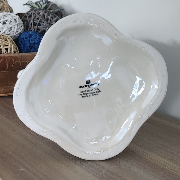 👻 Charming 10” White Ghost Ceramic Jar – Perfect Halloween Decor (New) - Picture 5 of 12